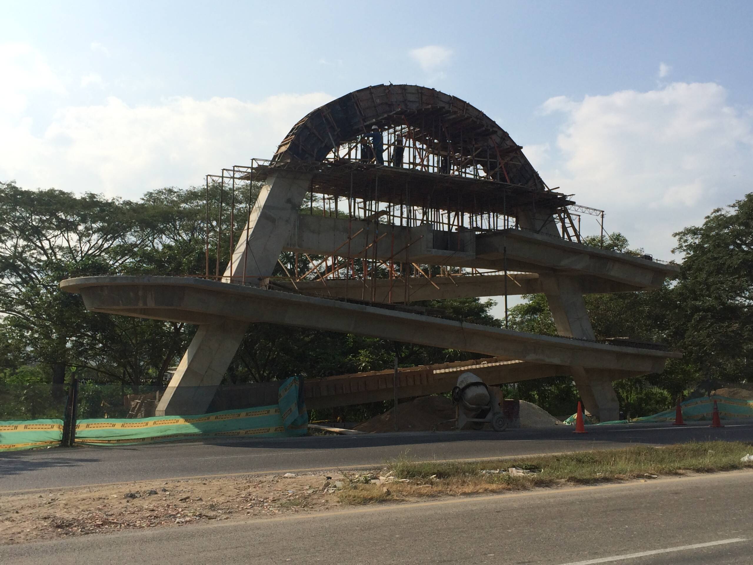 Puente Peatonal La India